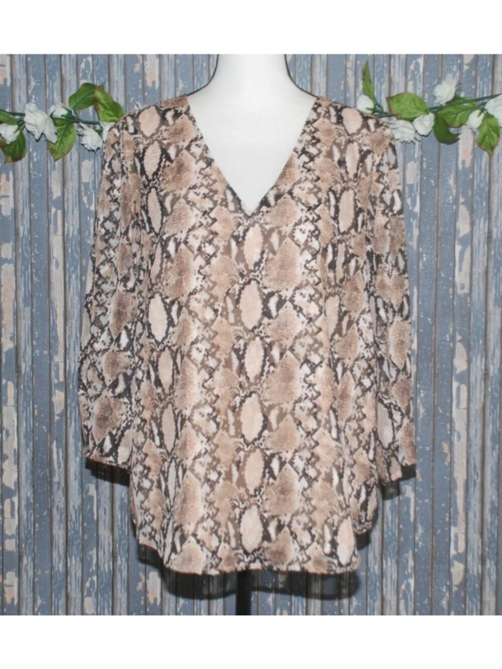 Preston & York V-Neck Snakeskin Top Blouse Shirt Size L Sheer 3/4 Sleeve Lined